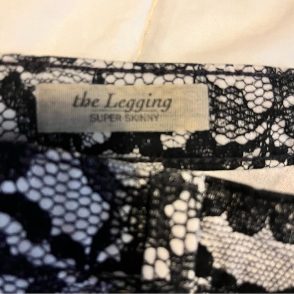 AG Adriano Goldschmied The Legging Super Skinny Lace Print Pants Size 27R - Picture 6 of 9